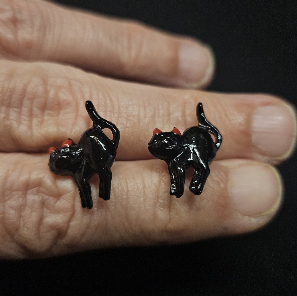 Vintage Black Cat Stud Earrings - Picture 5 of 6